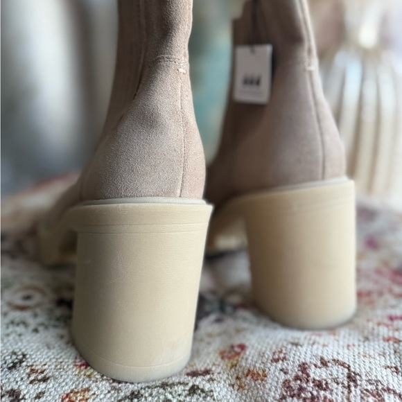 DOLCE VITA Cream Ankle Boots suede leather comfy boot waterproof - Picture 3 of 11